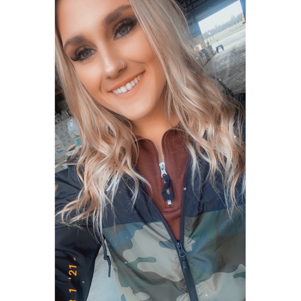 Meet your Posher, Shelbi